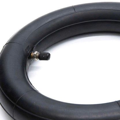 Black Cat zračnica 10x2/10x2.125 s ravnim ventilom za električni romobil – zamjena i održavanje – bočni pogled
